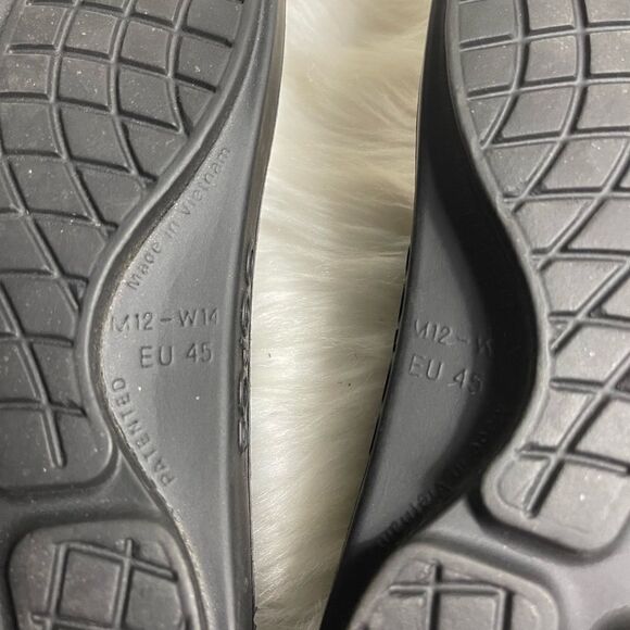 OOFOS Unisex Black Rubber slip on thong sandals Men SZ12 Women SZ14 - Picture 11 of 11